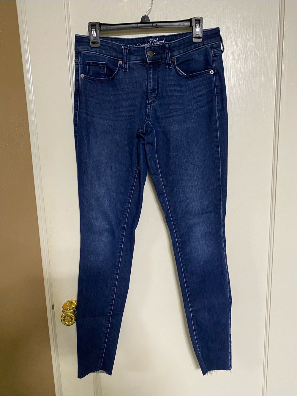 Women’s Universal Thread Dark Indigo Skinny Jeans, Size 4/27L